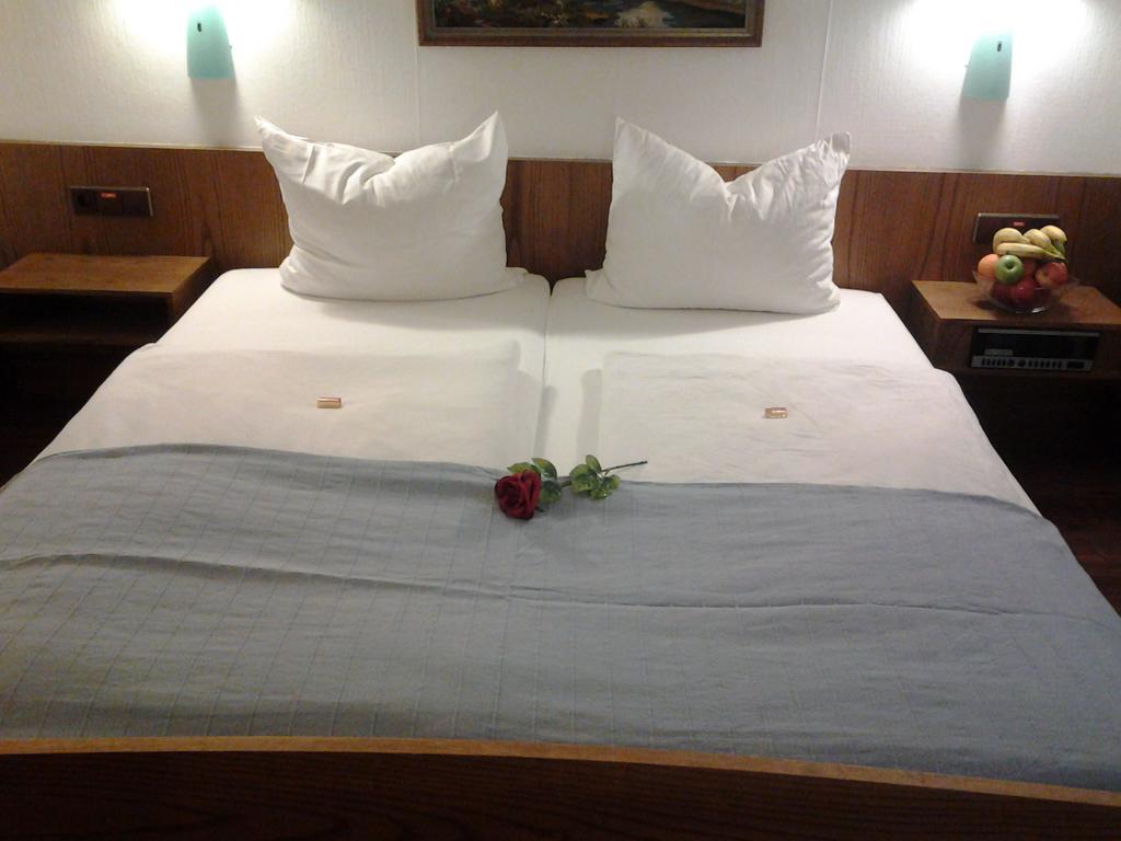 S&L Hotel Neuss Ngoại thất bức ảnh