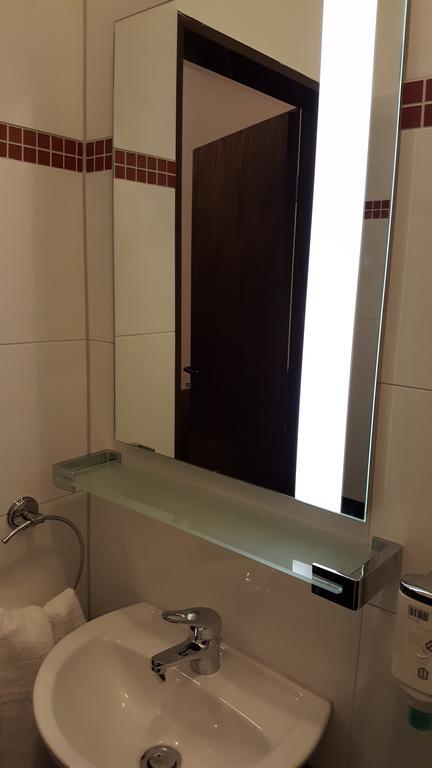 S&L Hotel Neuss Ngoại thất bức ảnh