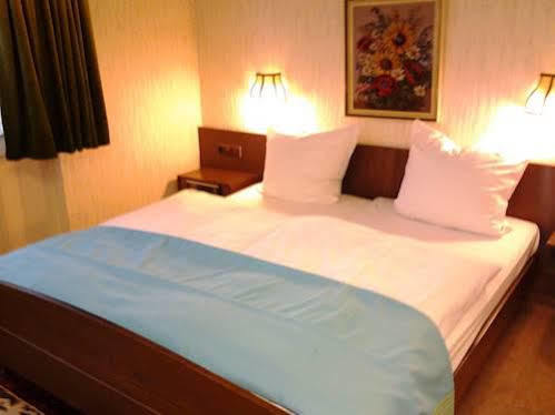 S&L Hotel Neuss Ngoại thất bức ảnh